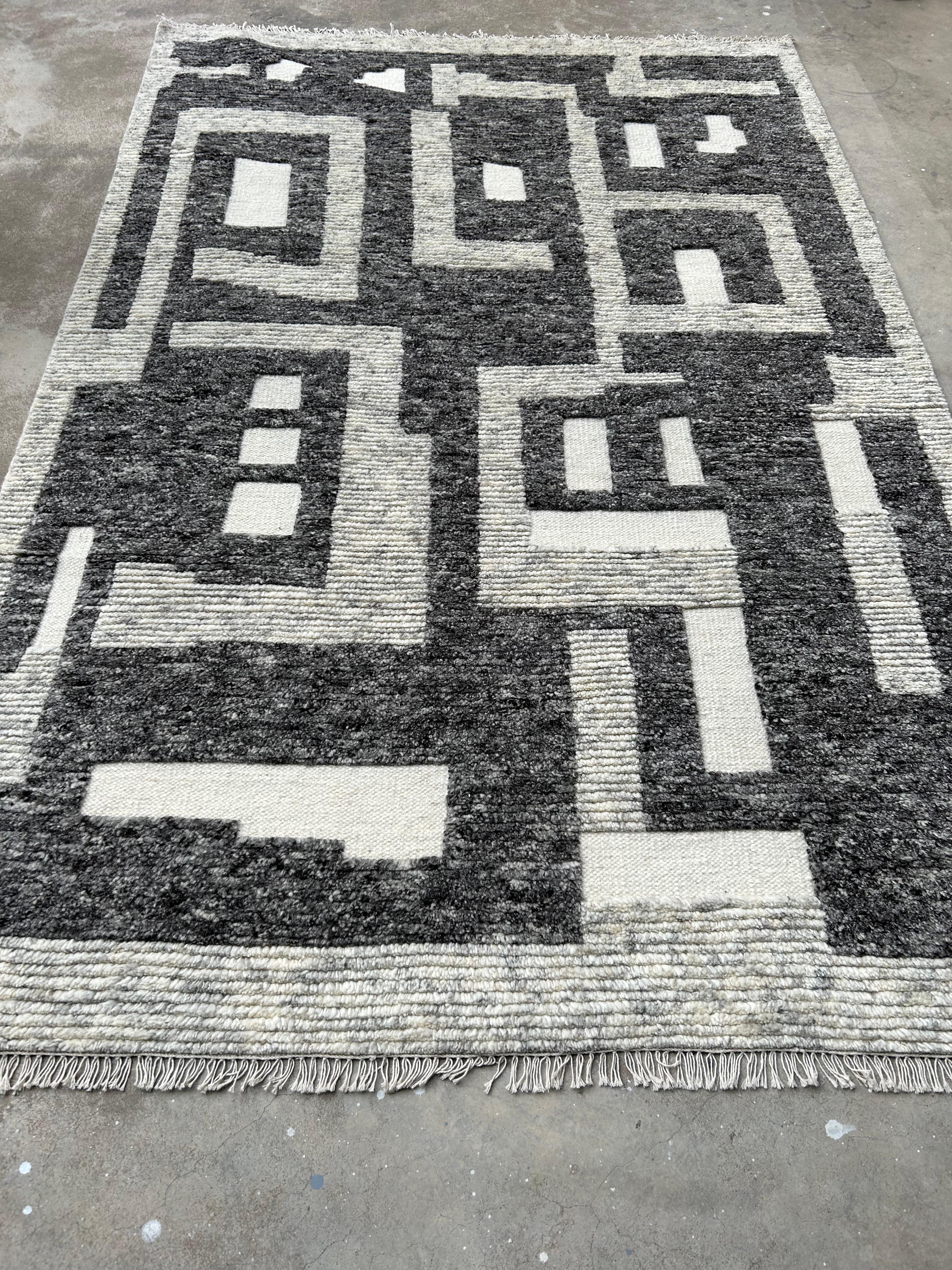 Crescentz carpet