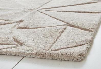 Crescentz carpet