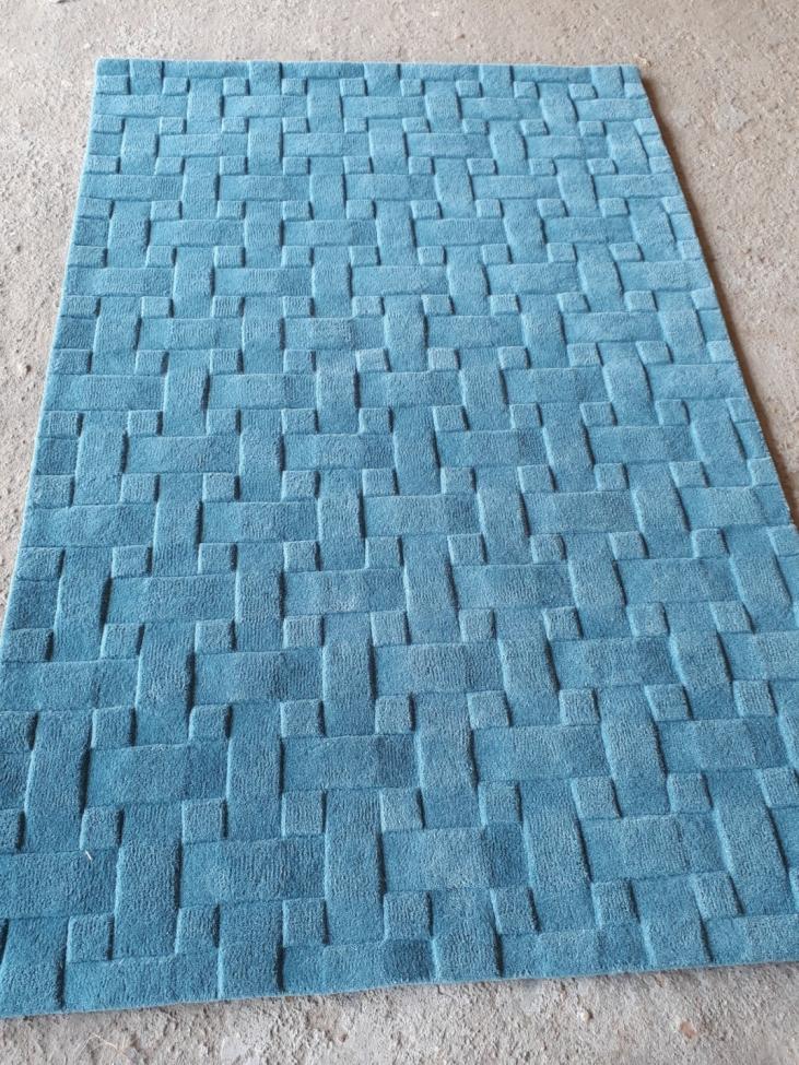 Crescentz carpet