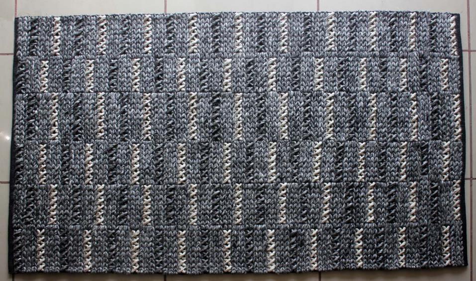 Crescentz carpet