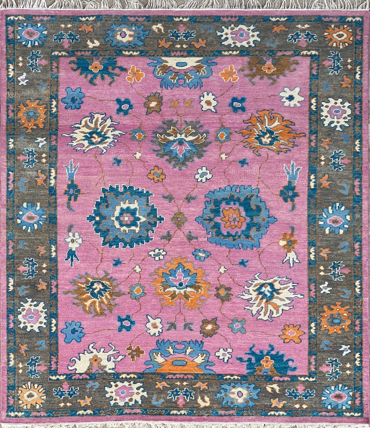 Crescentz carpet