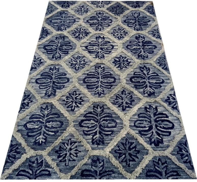 Crescentz carpet