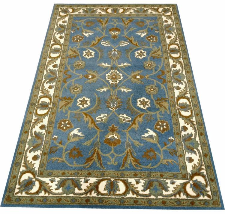 Crescentz carpet