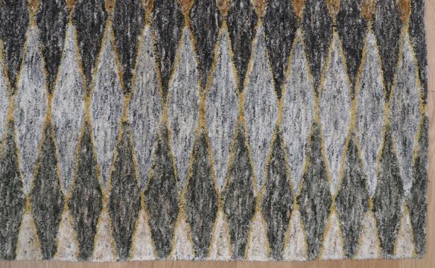 Crescentz carpet