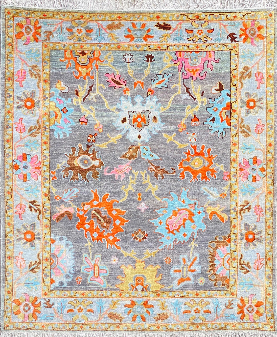 Crescentz carpet